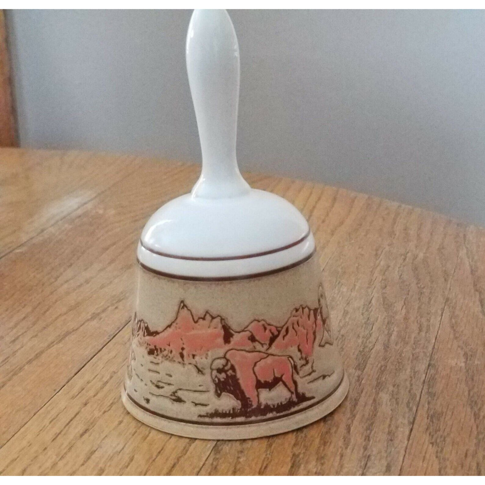 VINTAGE South Dakota. Landmarks Souvenir Ceramic Bell by South Dakota JAPAN